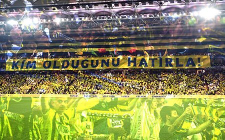 Fenerbahçe taraftarından futbolculara mesaj: 'Kim olduğunu hatırla!'