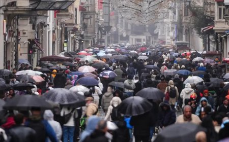 İstanbul'da yağmur bugün başlıyor, sıcaklık 8 derece düşecek! Trakya, Karadeniz ve İç Anadolu'da sel riski