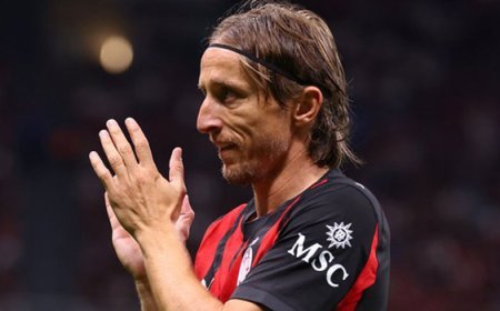 Luka Modric'ten 1 yıllık imza!