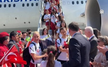 Filenin Sultanları kupayla döndü