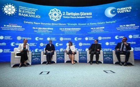 2. İletişim Şurası sürüyor! Uzmanlardan yeni dönem için tespit: 'Veri, modern petroldür'