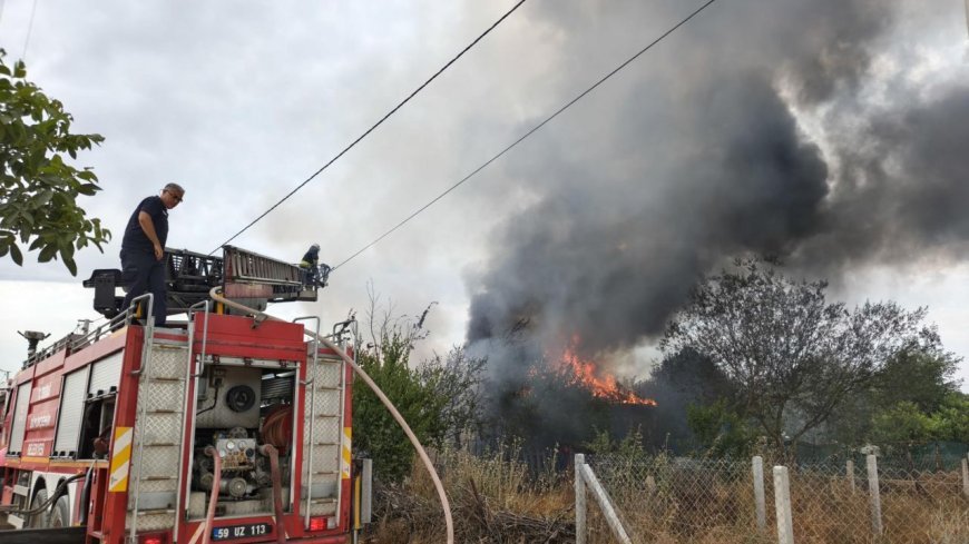Saray'daki yangında tek katlı ev kullanılamaz hale geldi