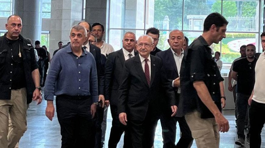 Kılıçdaroğlu, Deniz Göktaş'a destek için adliyede