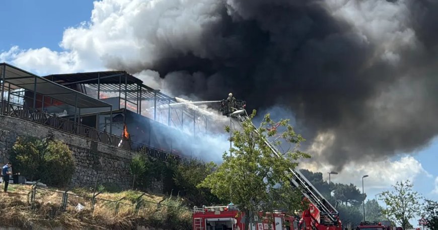 Maltepe'de iki katlı restoranda yangın