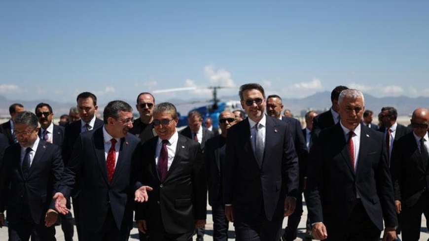 Enerji ve Tabii Kaynaklar Bakanı Alparslan Bayraktar, KKTC’de