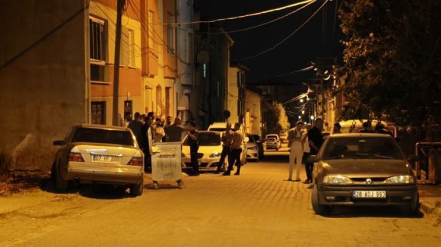 Eskişehir'de komşu aileler arasında sokak kavgası! 1'i polis 11 yaralı