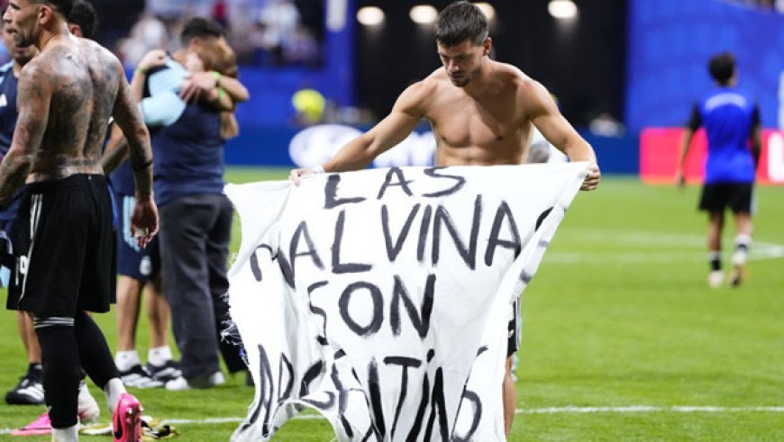 FIFA bu pankarta ne diyecek?