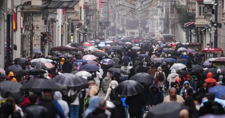 İstanbul'da yağmur bugün başlıyor, sıcaklık 8 derece düşecek! Trakya, Karadeniz ve İç Anadolu'da sel riski