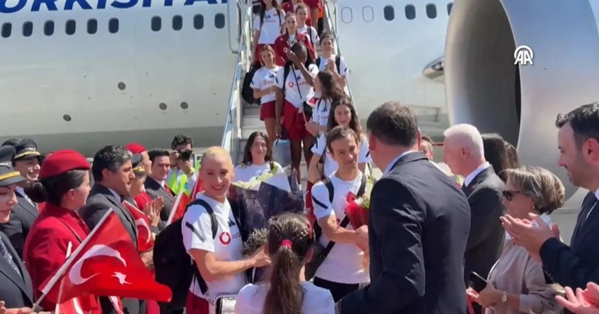 Filenin Sultanları kupayla döndü