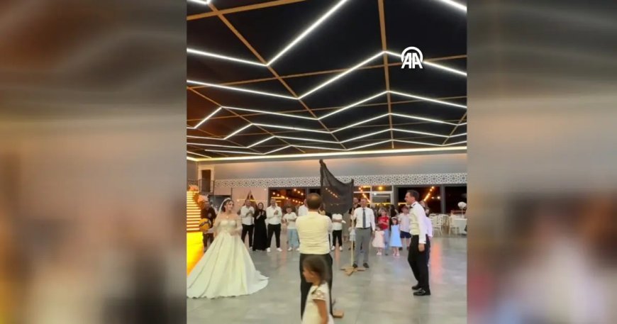 Düğün töreninde ilginç anlar: Gelin ve damat voleybol oynadı