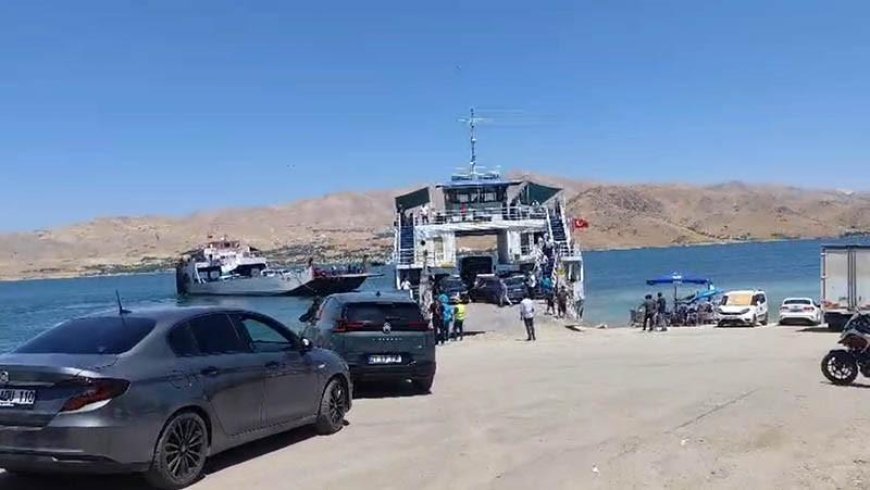 Keban Baraj Gölü’nde feribotta panik! İskeleye yanaşacağı sırada yakıtı bitti, rüzgârla sürüklendi