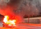 Otomobil seyir halinde alev aldı, sürücü yaralı kurtuldu