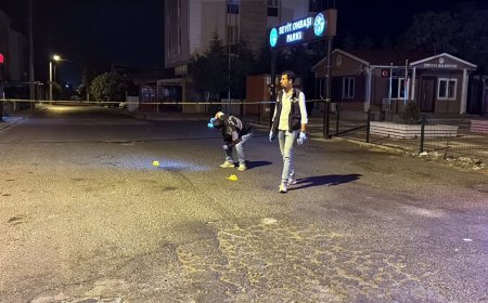 Husumetlilerini cadde ortasında tüfekle yaraladı