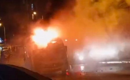 Kartal'da minibüs yangını! Peş peşe patlamalar yaşandı
