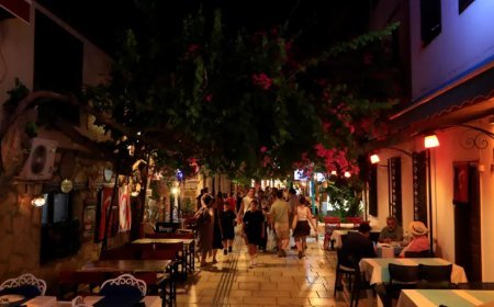 Normalde 500 kişi yaşıyor, yaz aylarında nüfus 100 katına çıkıyor