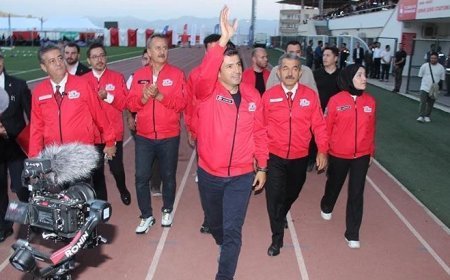 Selçuk Bayraktar, Şırnak'ta TEKNOFEST Dron Şampiyonası'nda! Teknoloji iklimi Güneydoğu'dan esecek'