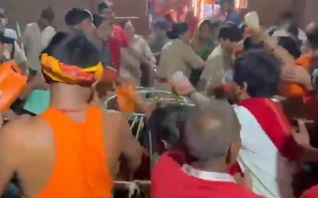 Hindistan'da tapınakta izdiham! Çok sayıda can kaybı ve yaralı var