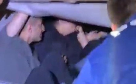 Kamyonetten 19 kaçak göçmen çıktı