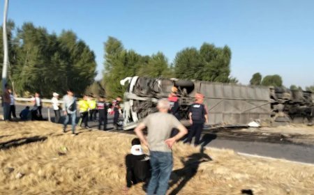 Afyonkarahisar'da yolcu otobüsü devrildi: 22 yaralı