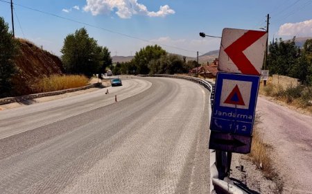 Tırdan dökülen boya araçların rengini değiştirmişti. O yol için çözüm bulundu