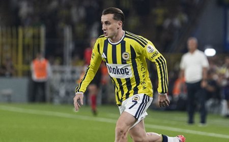 Fenerbahçe'de korkutan an! Kerem Aktürkoğlu sedyeyle çıktı