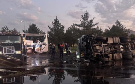 Kayseri’de yolcu otobüsü, yakıt tankeri ile çarpıştı! Yaralılar var