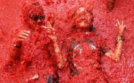 20 bin kişi akın etti! Sokaklar baştan aşağı kırmızıya boyandı