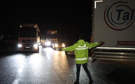 Erzincan-Sivas kara yolu heyelan sonrası yeniden ulaşıma açıldı