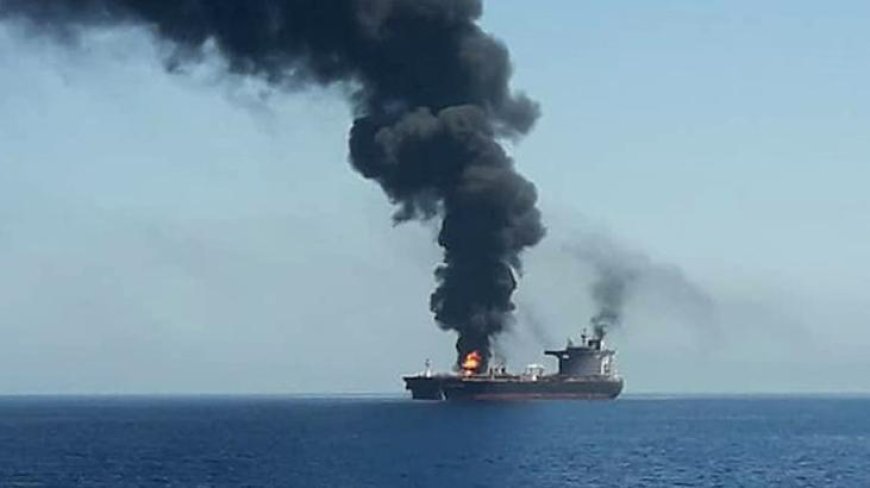 Umman açıklarında seyreden tanker yakınında şüpheli patlama! 'Saldırı girişimi olabilir'