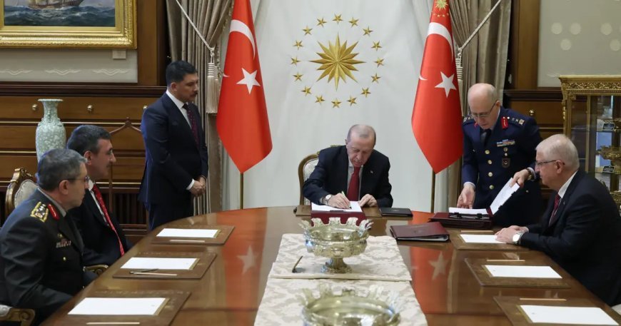 Türk Hava Kuvvetleri'nin ilk kadın paşası Özlem Karapınar oldu