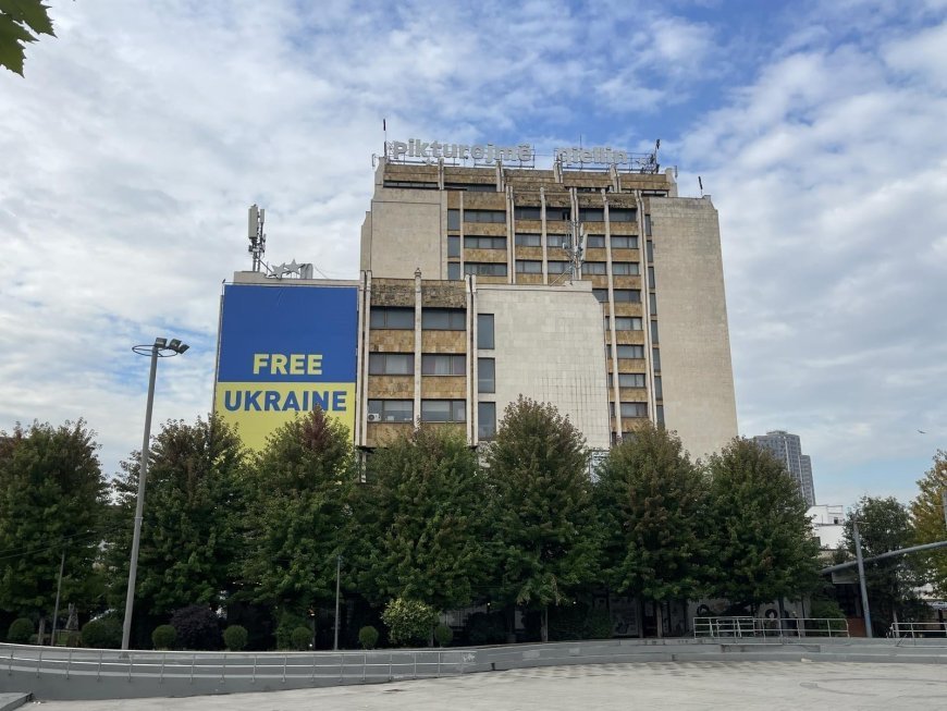 Kosova'da Zelenskiy tepkisi! Dev Ukrayna bayrağı indirildi
