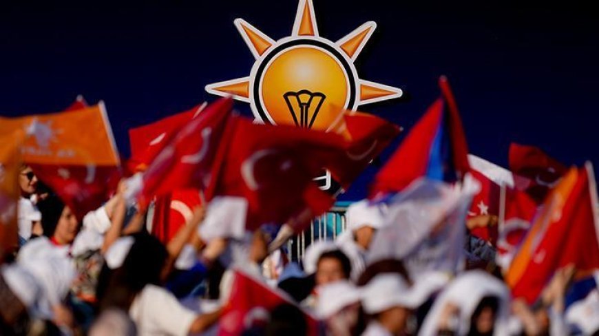 İzmir'de CHP ve diğer partilerden 500 kişi AK Parti'ye katıldı