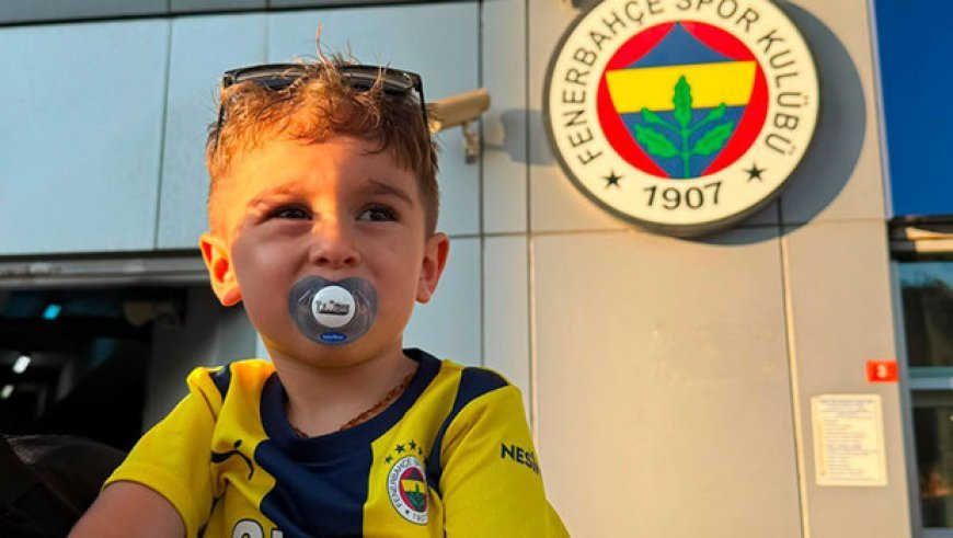 Forması çıkartılmaya çalışılan minik Fenerbahçeli taraftar, Kadıköy’de!