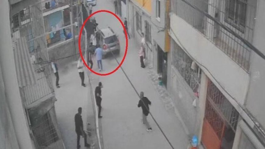 Adana'da korkunç olay! Kavgada otomobilini kalabalığın üzerine sürdü: 1’i ağır 4 yaralı