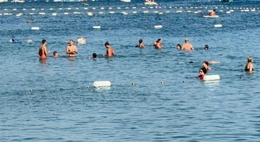 Termometreler çıldırdı! Herkes denize döküldü: 50 derece gibi hissediyoruz