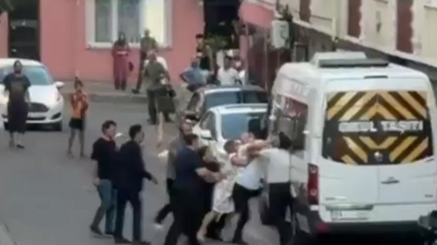 Komşuların keserli, yumruklu kavgası kamerada