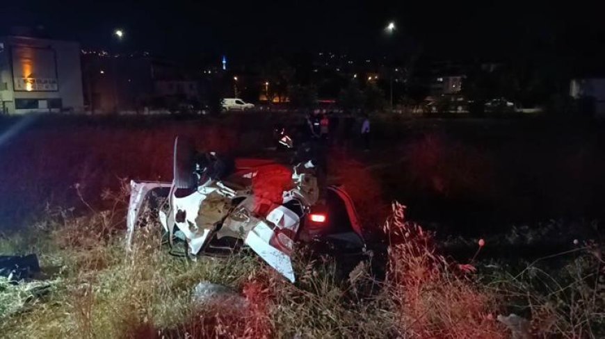 Bursa'da kontrolden çıkan otomobil araziye savrulup takla attı