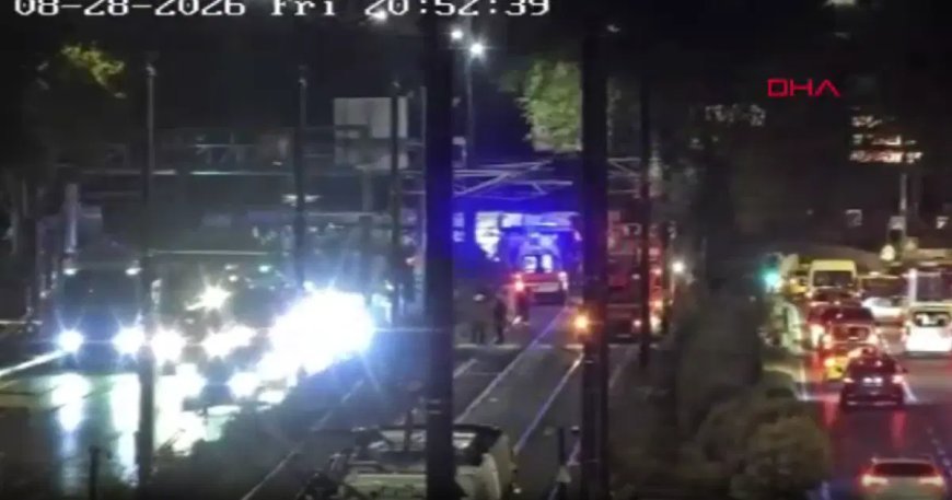 Zeytinburnu'nda iki tramvay çarpıştı