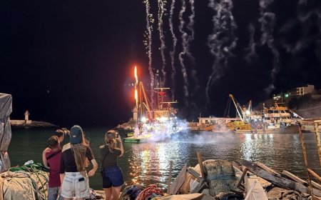 Tekirdağlı balıkçılar, dualar ve havai fişek gösterileriyle denize açıldı