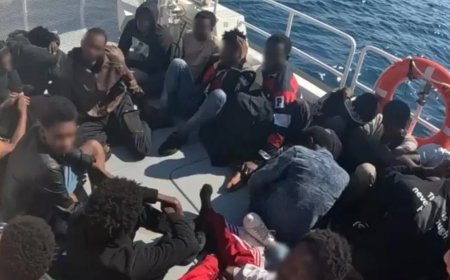 Sahil Güvenlikten İzmir’de düzensiz göçmen operasyonu. 56 göçmen yakalandı