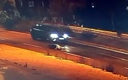 Otomobilin çarptığı çocuk ağır yaralandı; kaza kamerada