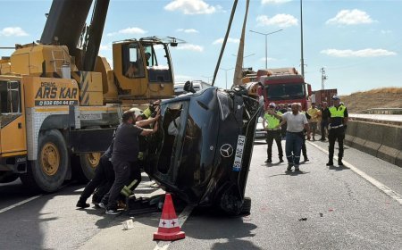 Refüje çarpan otomobil takla attı; sürücü yaralı