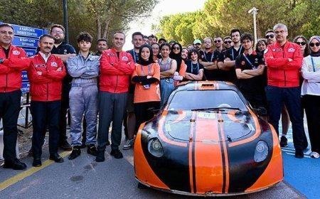 Bakan Kacır, Kocaeli'de TEKNOFEST yarışlarını izledi
