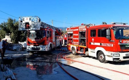 Balıkesir'de çıkan yangında 5 iş yeri zarar gördü