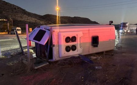 Kırıkkale'de işçi servisi otomobille çarpışıp devrildi! 14 yaralı