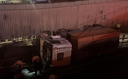 Avcılar'da asfalt kamyonu alt geçide düştü: Yol çift yönlü trafiğe kapatıldı