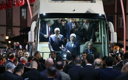 Cumhurbaşkanı Erdoğan baba ocağı Güneysu'da vatandaşlarla bir araya geldi