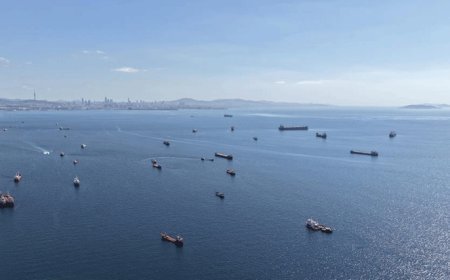 Karadeniz’e geçemeyen gemiler Marmara’ya yığıldı: Dev filo yoğunluğu
