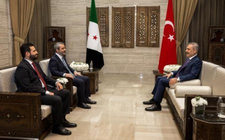 Dışişleri Bakanı Hakan Fidan Suriye'de üçlü görüşme gerçekleştirdi