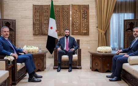 Dışişleri Bakanı Hakan Fidan, Suriye Cumhurbaşkanı Şara tarafından kabul edildi